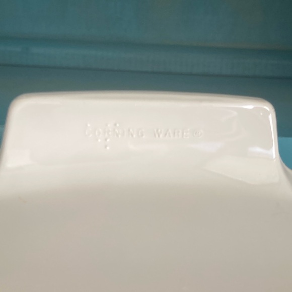 Vintage Corning Ware; 2 Quarts Square Baking Dish, No Lid - Picture 7 of 10